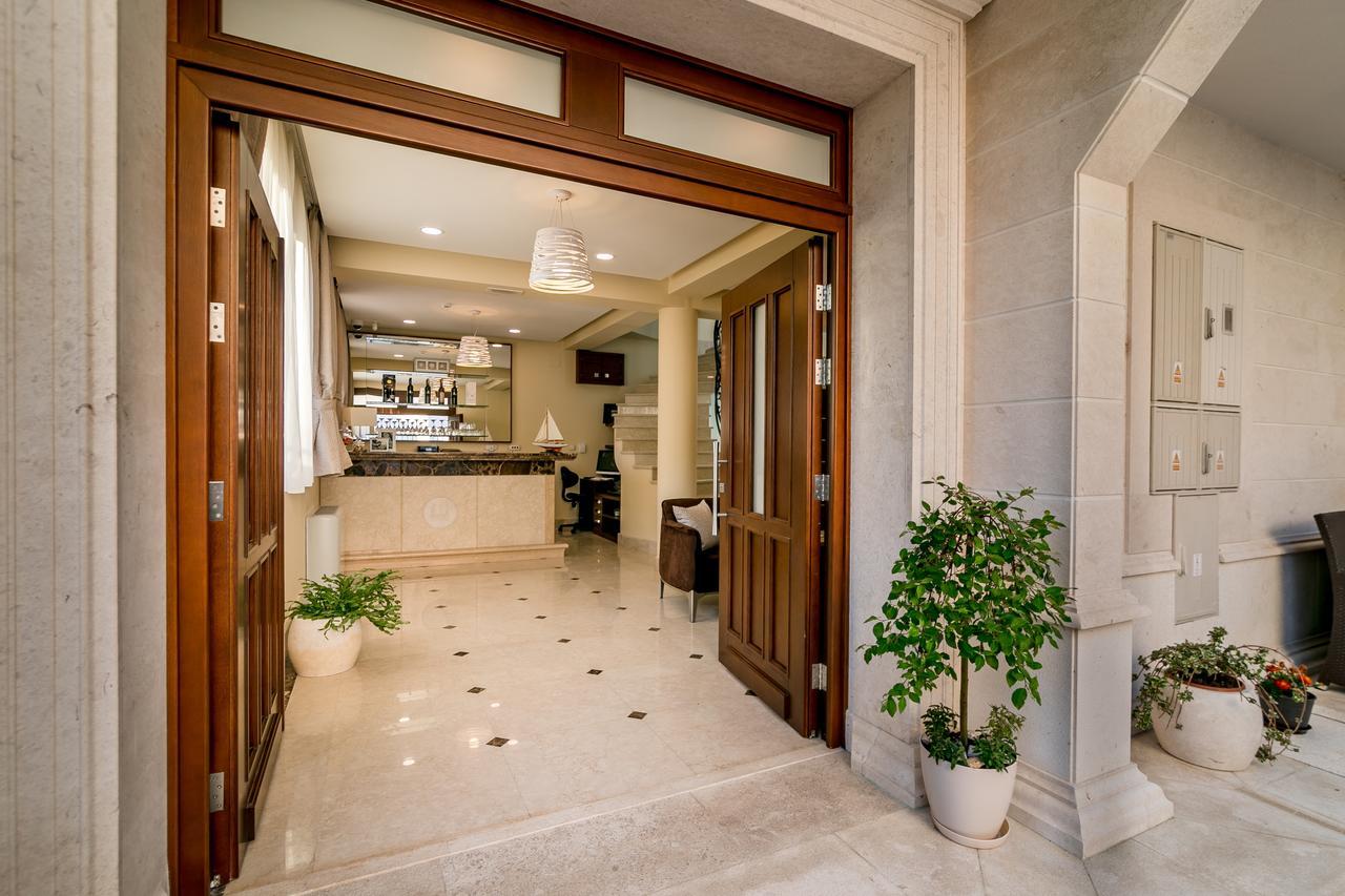 Hedera Residences - Kumbor تْشيرسيك نوفي المظهر الخارجي الصورة